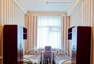Гостиница Искра Хостел Санкт-Петербург Двухместный номер эконом-класса с 2 отдельными кроватями и общей ванной комнатой-2